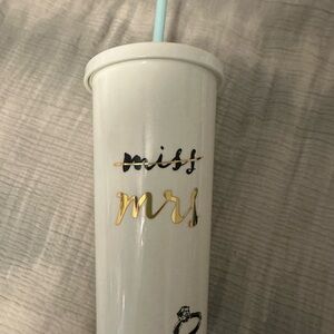 Kate Spade White and Gold 'Mrs' Tumbler with Straw